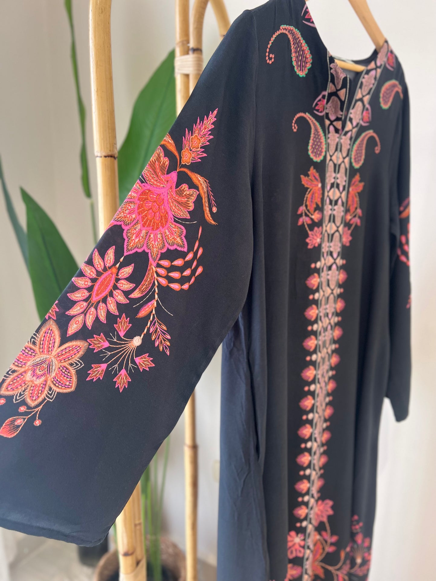 Black Arabian Floral Dress With Pockets