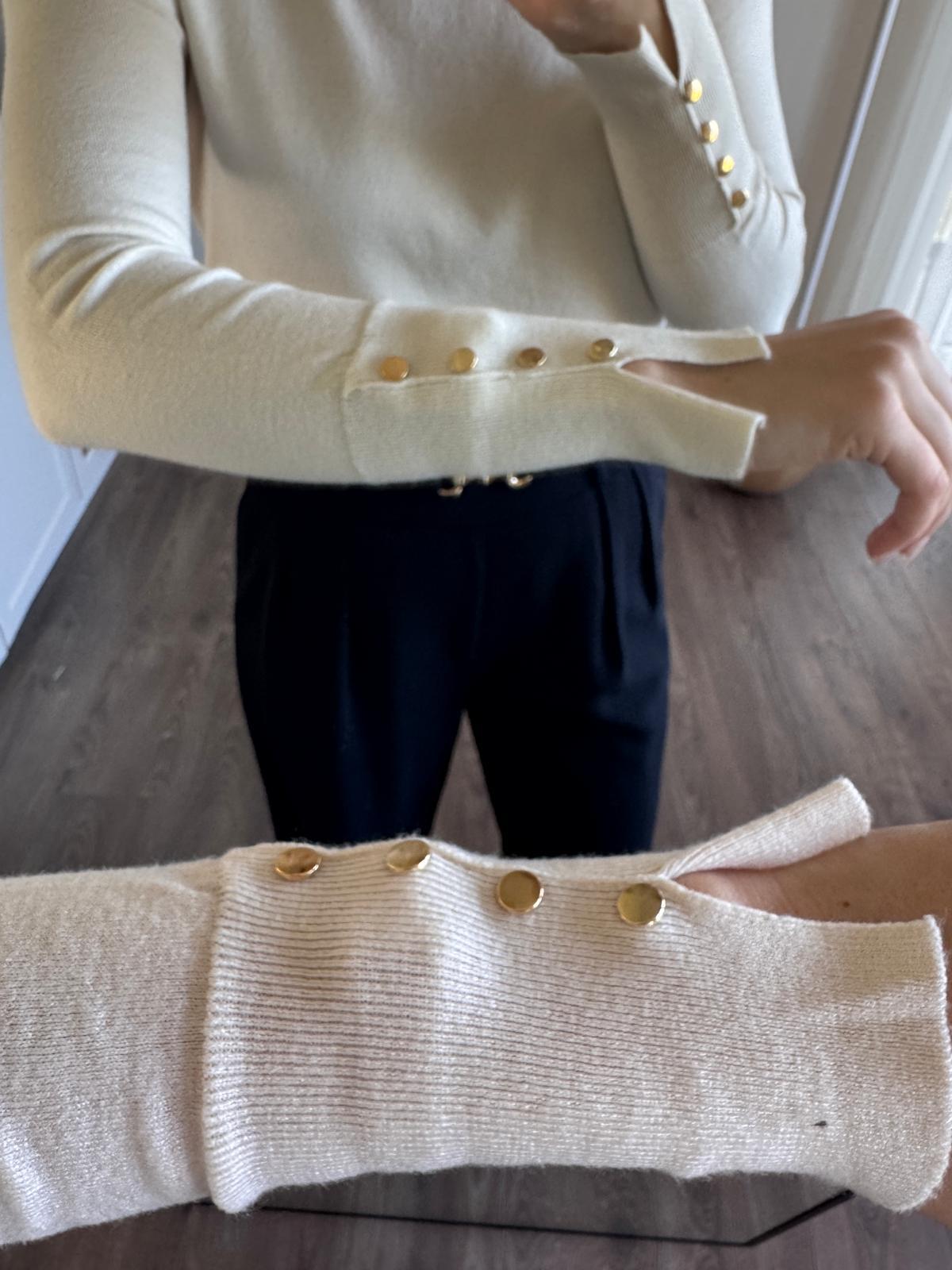 Basic Cream Top With Golden Buttons