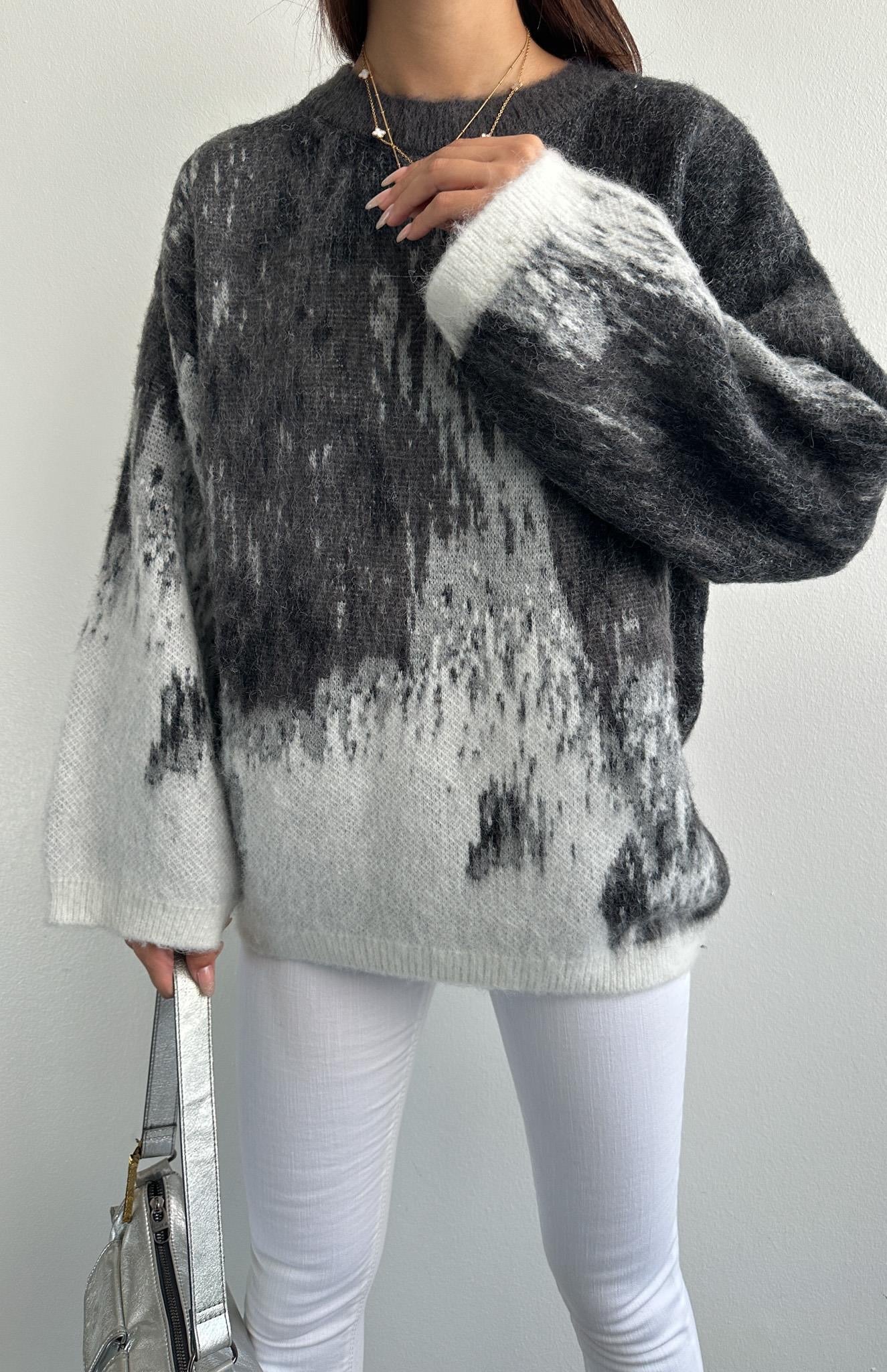 Marble Grey Round Neck Pullover