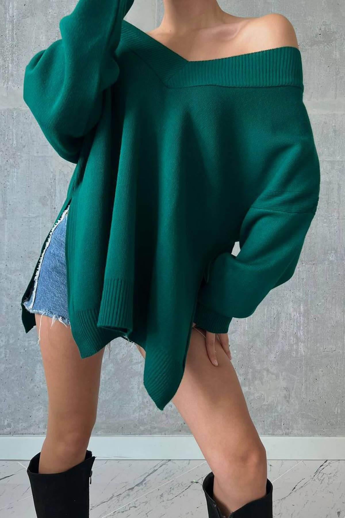 Teal Green V Neck Pullover With A Side-Slit